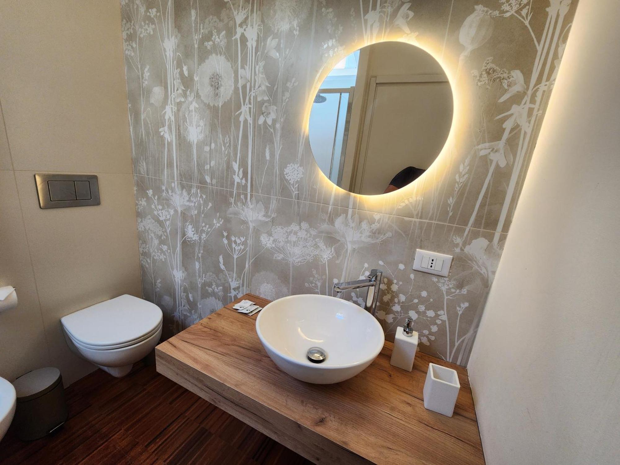 Gaia Suites - A Due Passi Dal Centro - Parcheggio Privato Турин Екстер'єр фото