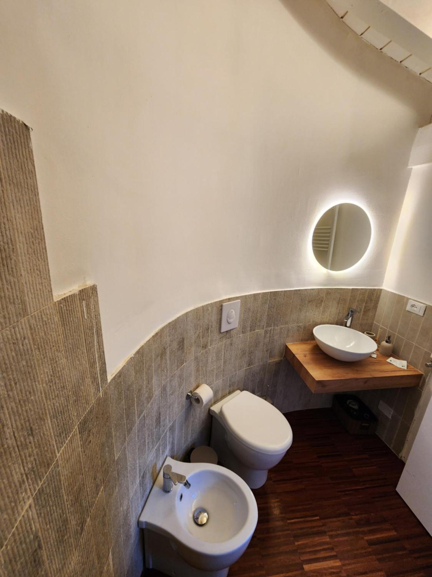 Gaia Suites - A Due Passi Dal Centro - Parcheggio Privato Турин Екстер'єр фото
