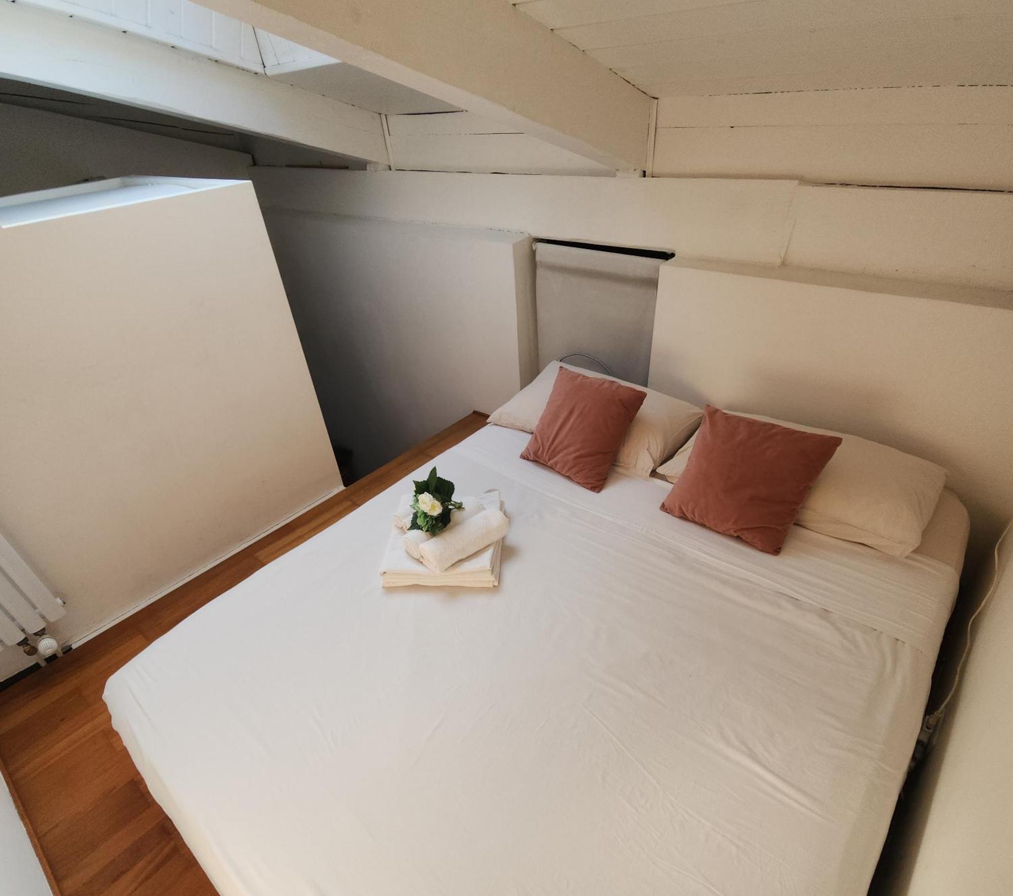 Gaia Suites - A Due Passi Dal Centro - Parcheggio Privato Турин Екстер'єр фото